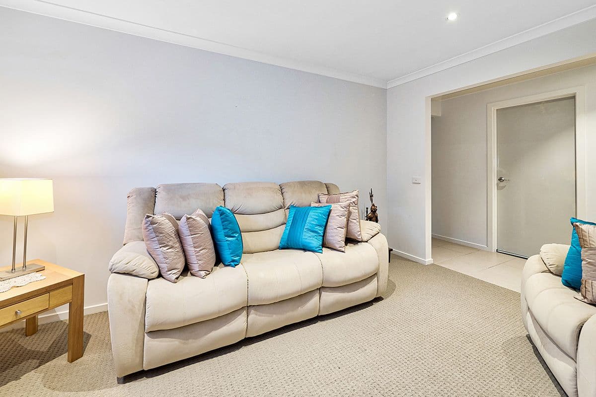 24 Royaloak Crescent, Cranbourne East VIC 3977, Cranbourne East - Thumbnail 5