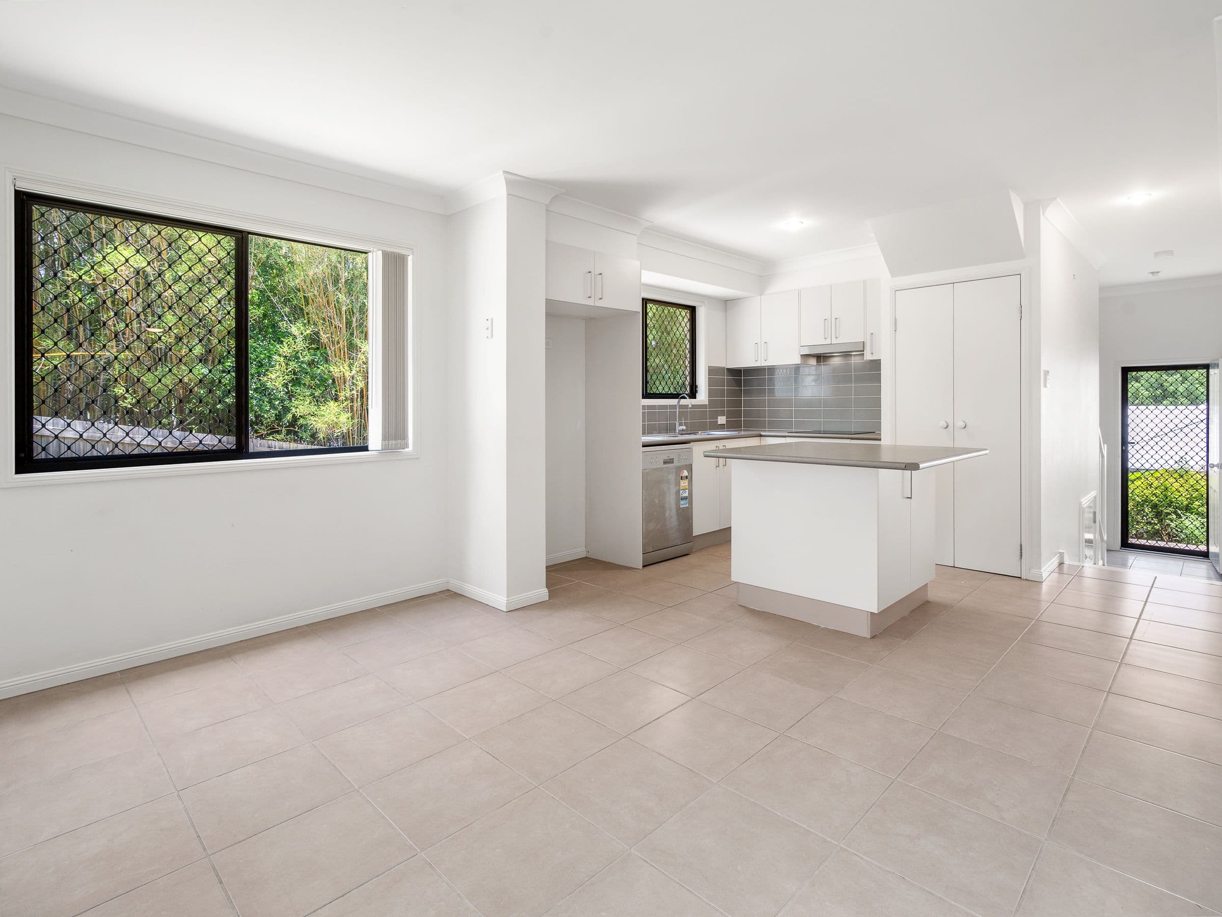 15 Calimon Court, Coalfalls QLD 4305, Coalfalls - Thumbnail 2