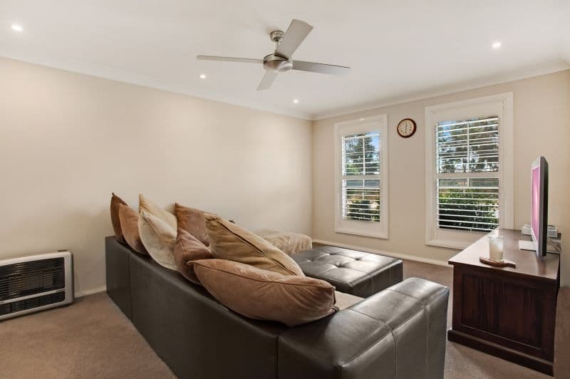 31 Redgum Circuit, ABERGLASSLYN NSW 2320, Aberglasslyn - Thumbnail 2