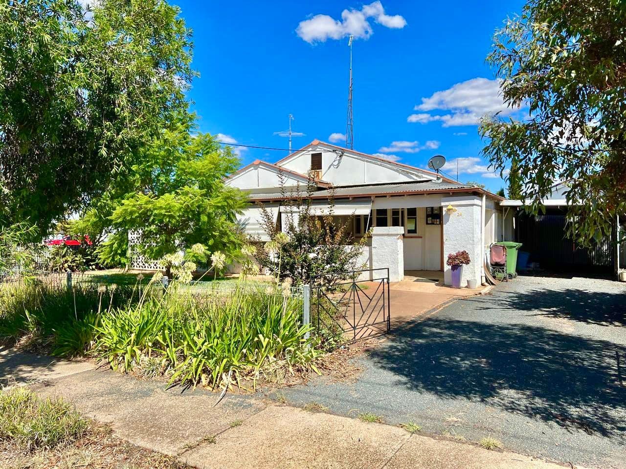 24 Shire Street, West Wyalong NSW 2671, West Wyalong - Thumbnail 2