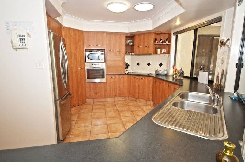 65 Arun Drive, ARUNDEL QLD 4214, Arundel - Thumbnail 6