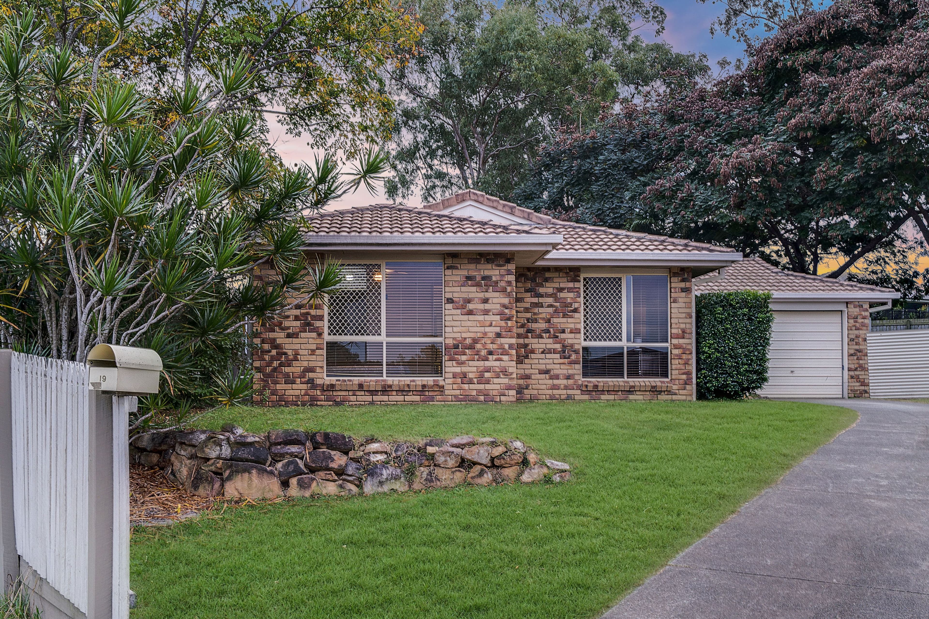 19 Lutton Court, Boronia Heights QLD 4124, Boronia Heights - Thumbnail 2