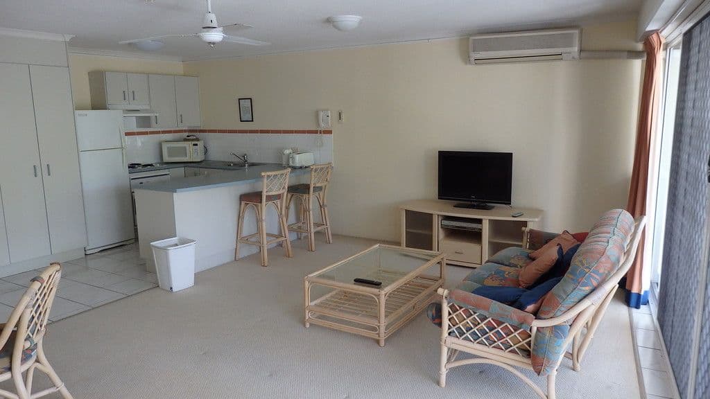 386 Esplanade, Torquay QLD 4655, Torquay - Thumbnail 2