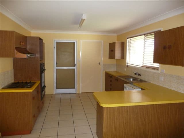 27 Hazel Street, CENTENARY HEIGHTS QLD 4350, Centenary Heights - Thumbnail 2