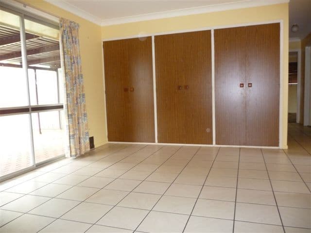 27 Hazel Street, CENTENARY HEIGHTS QLD 4350, Centenary Heights - Thumbnail 3