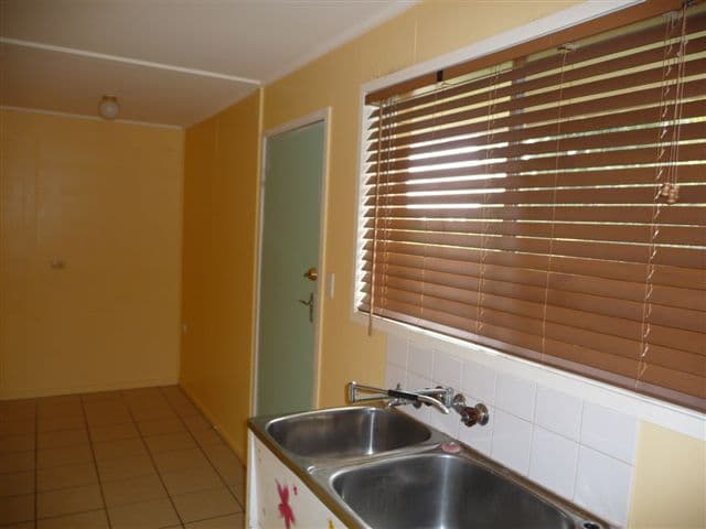 27 Hazel Street, CENTENARY HEIGHTS QLD 4350, Centenary Heights - Thumbnail 5