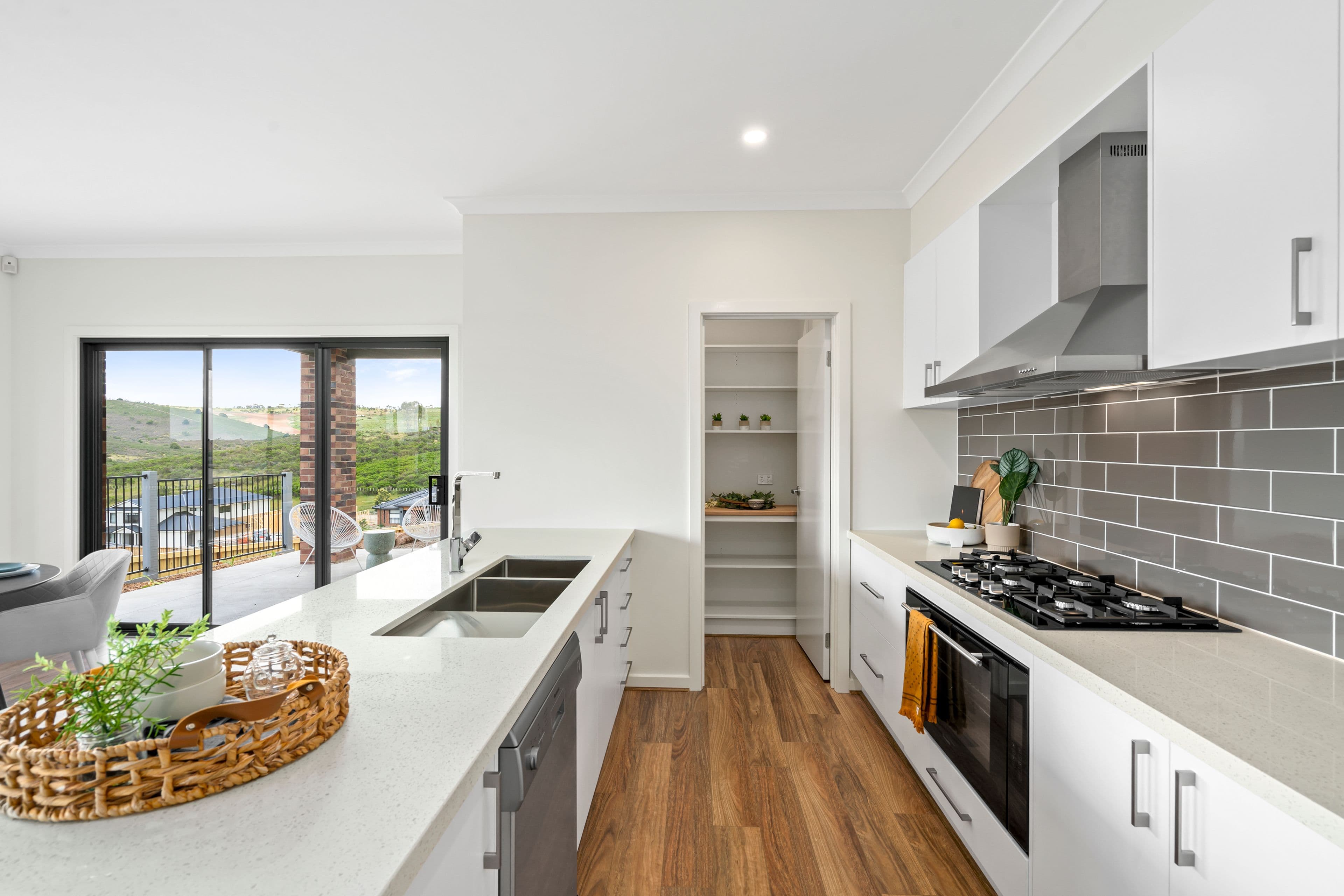 16 Olivia Street, Sunbury VIC 3429, Sunbury - Thumbnail 3