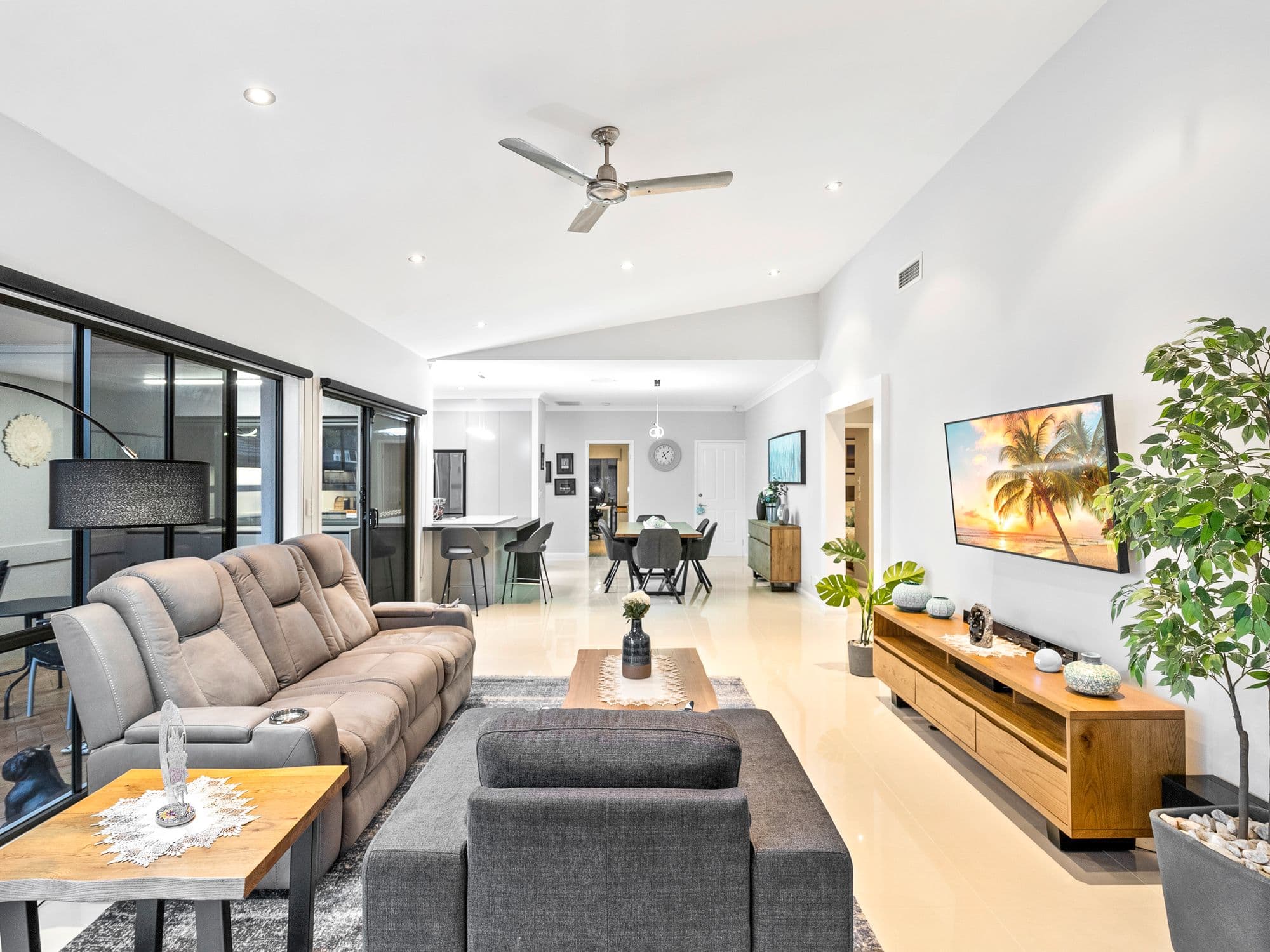 49 Pebble Beach Drive, Runaway Bay QLD 4216, Runaway Bay - Thumbnail 7