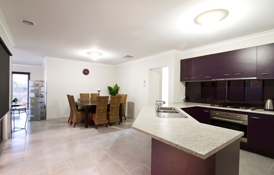 10 Sophie Place, GREENSBOROUGH VIC 3088, Greensborough - Thumbnail 2