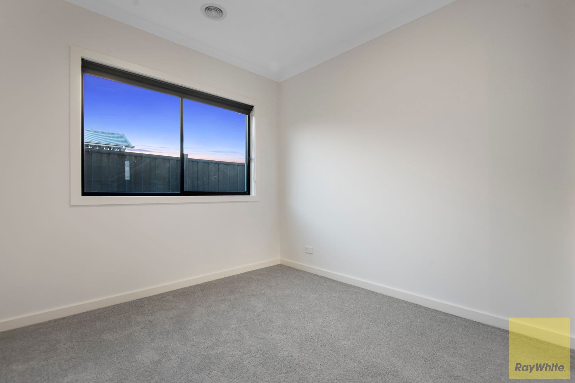 19 Yellowstone Drive, Truganina VIC 3029, Truganina - Thumbnail 5