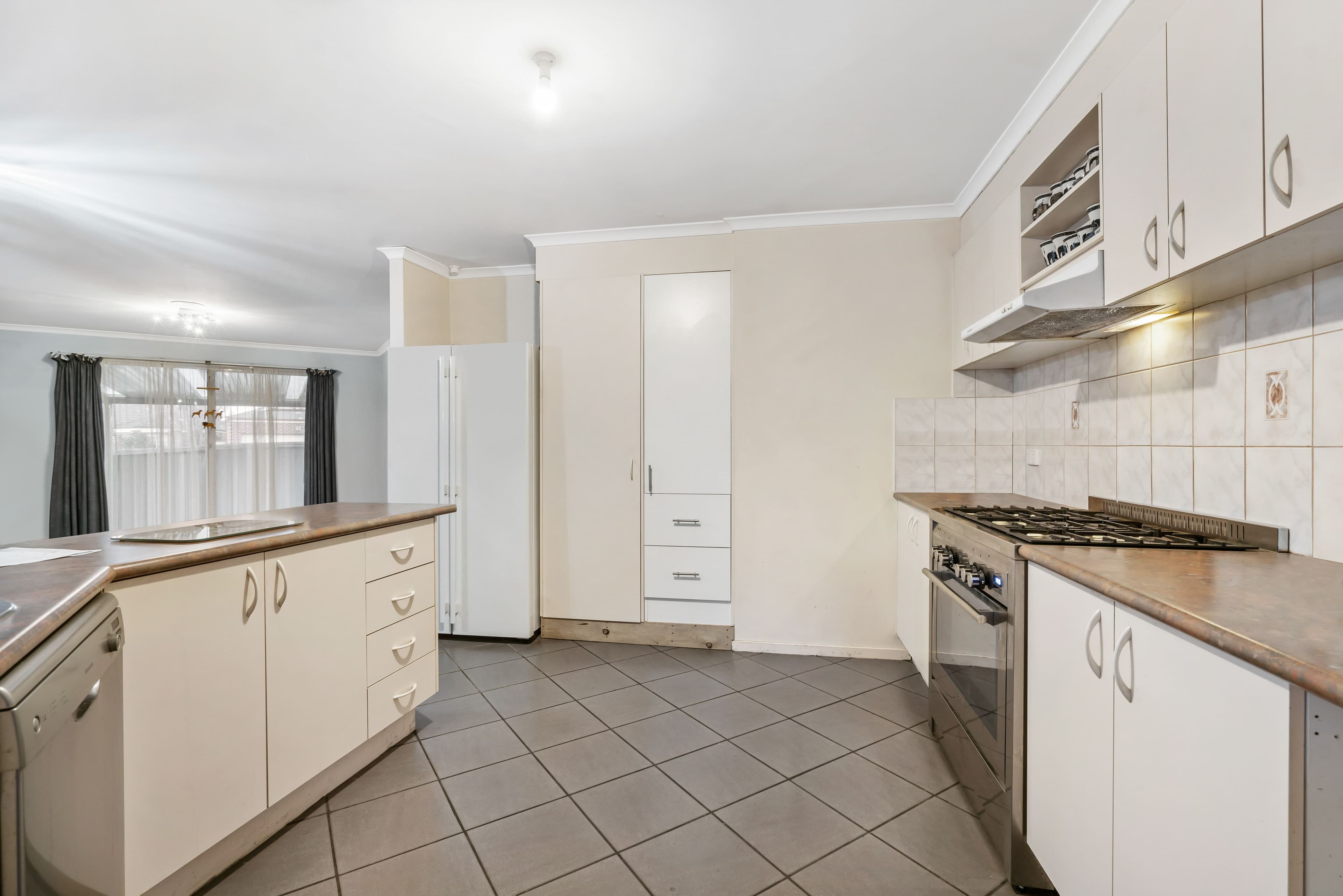 144 Bellbridge Drive, Hoppers Crossing VIC 3029, Hoppers Crossing - Thumbnail 8