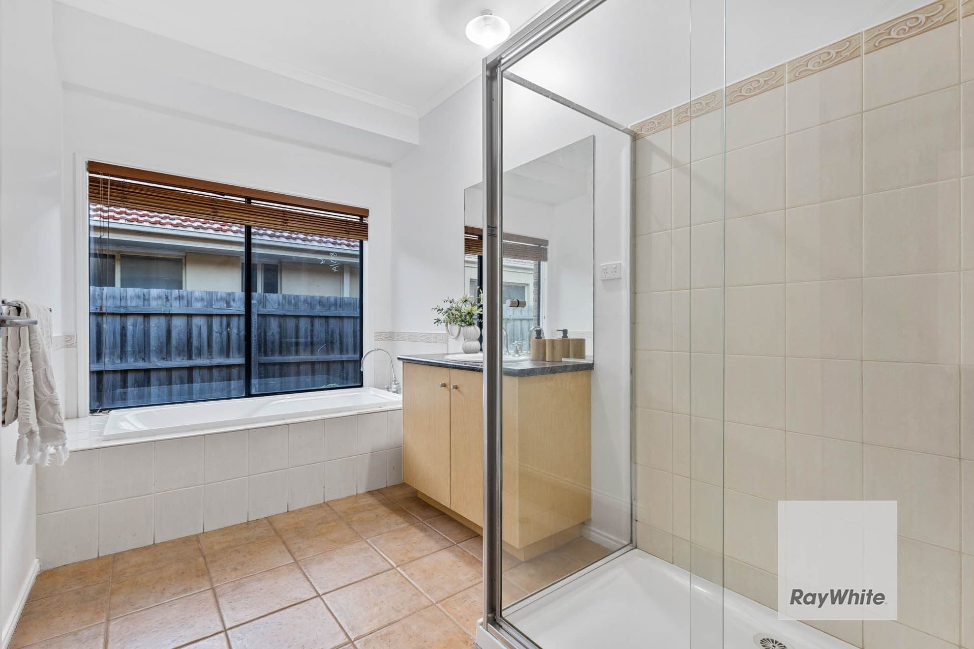 10 The Crest, Hillside VIC 3037, Hillside - Thumbnail 4