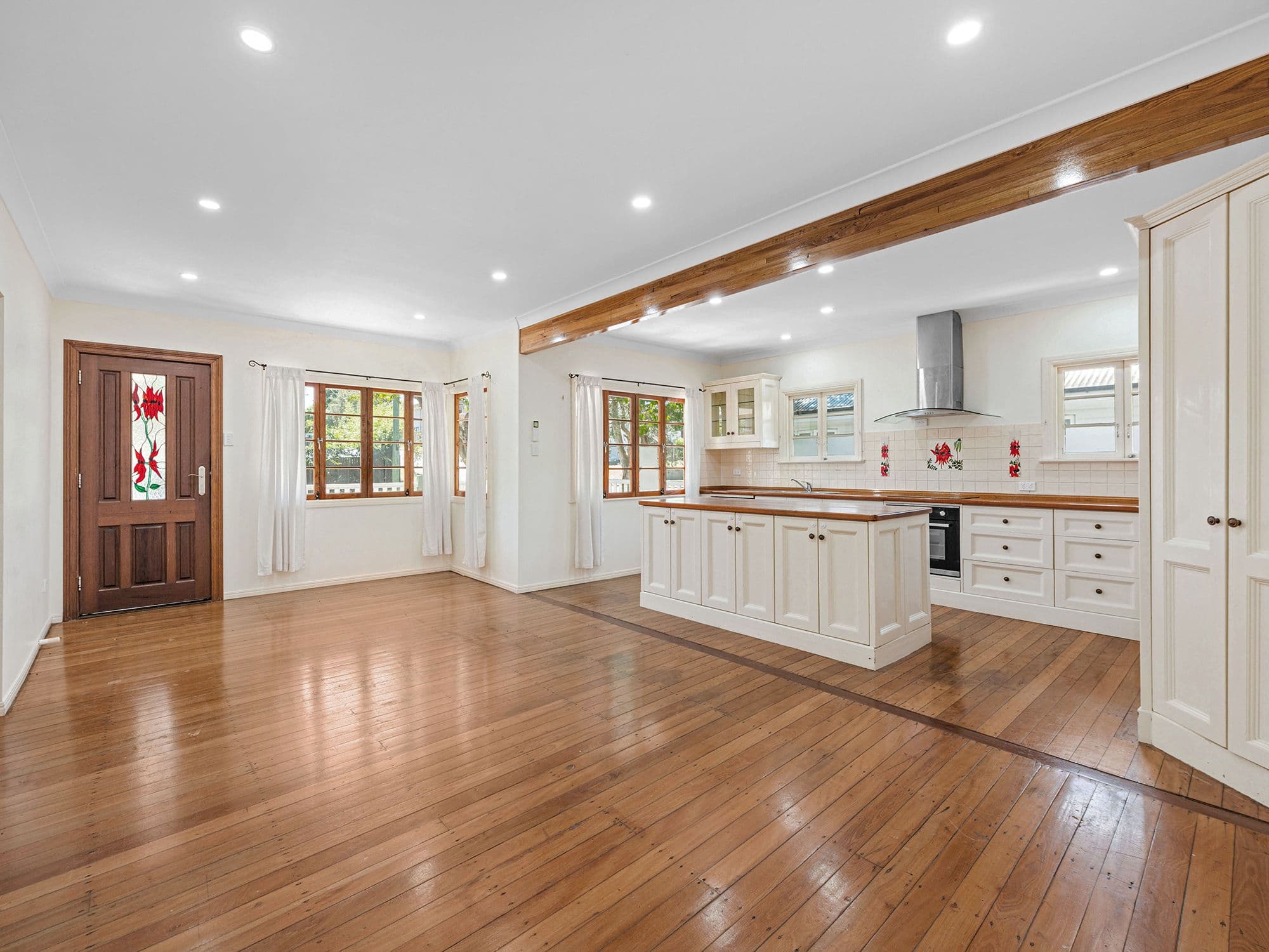 29 Logan Avenue, Oxley QLD 4075, Oxley - Thumbnail 2