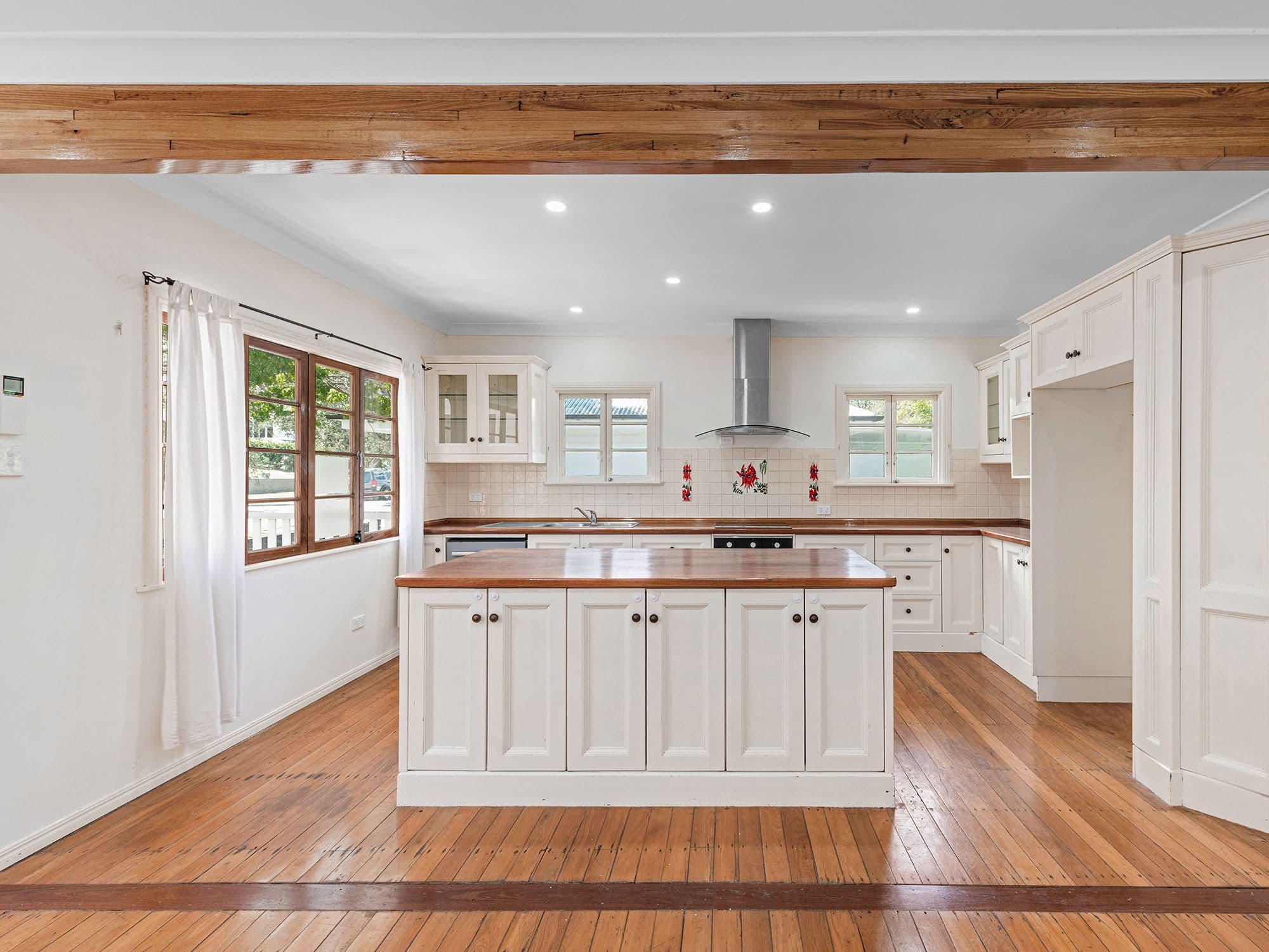 29 Logan Avenue, Oxley QLD 4075, Oxley - Thumbnail 3