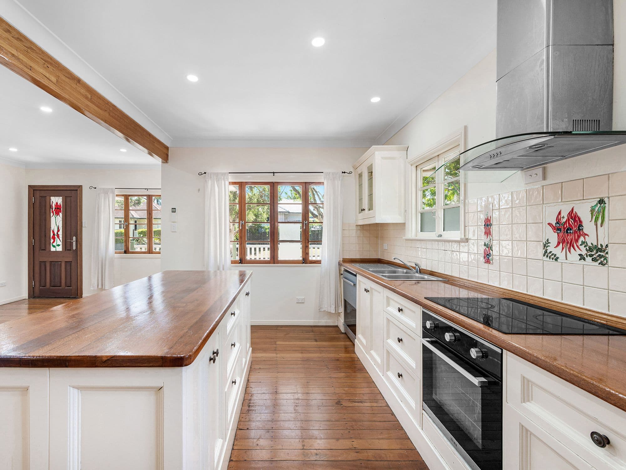 29 Logan Avenue, Oxley QLD 4075, Oxley - Thumbnail 4