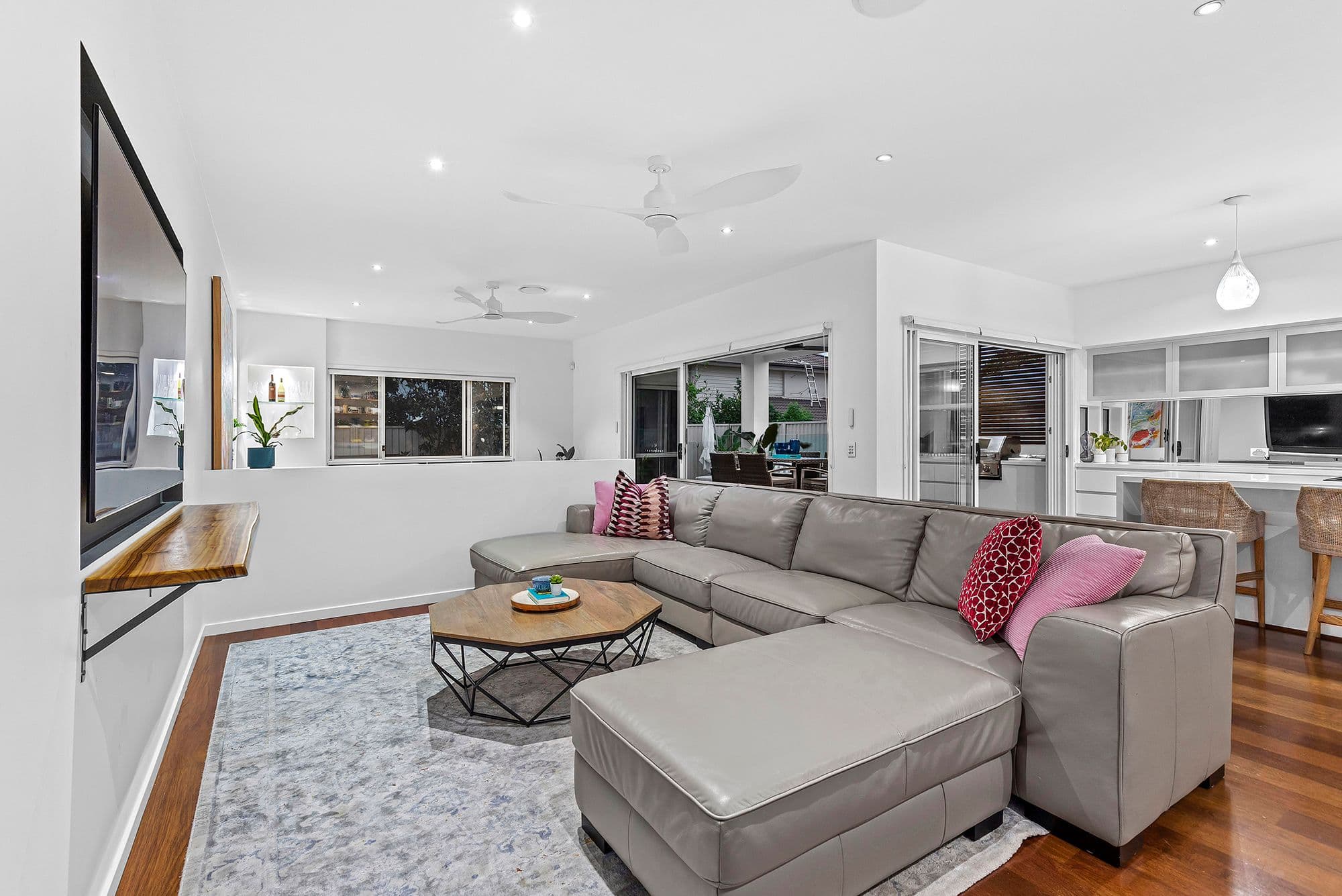 41 Orungal Court, Torquay - Thumbnail 2
