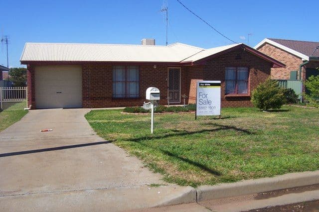 17 Flinders Street, PARKES NSW 2870, Parkes - Thumbnail 2