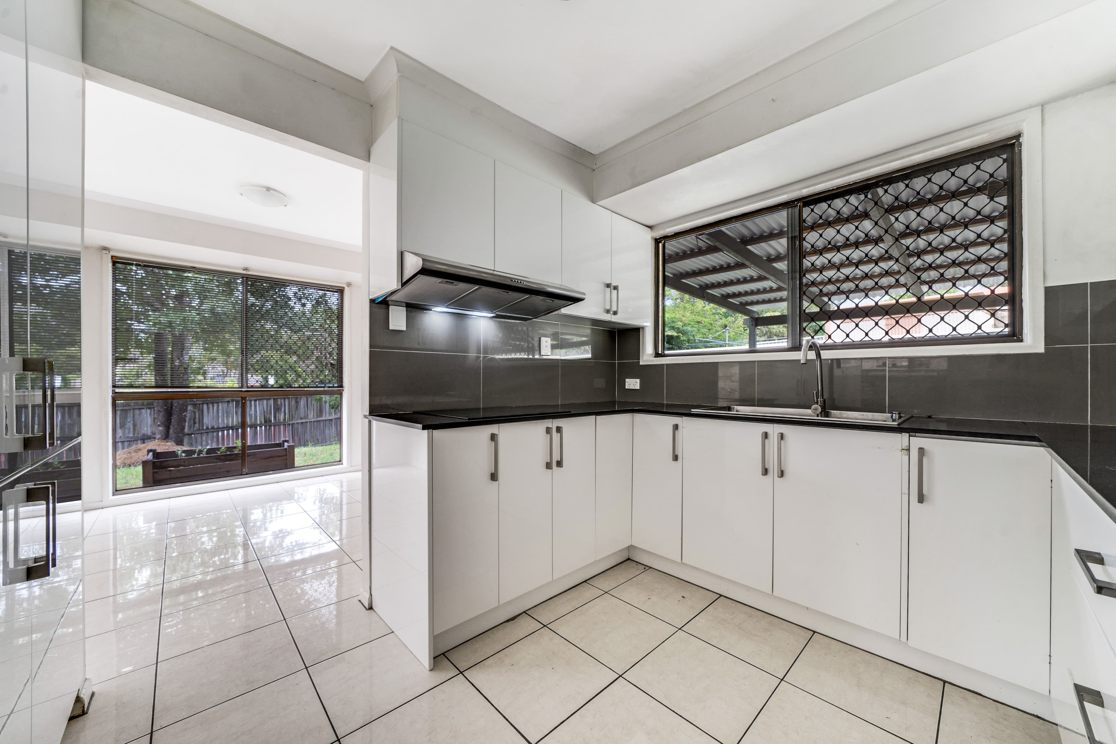 97 Vansittart Road, Regents Park QLD 4118, Regents Park - Thumbnail 6