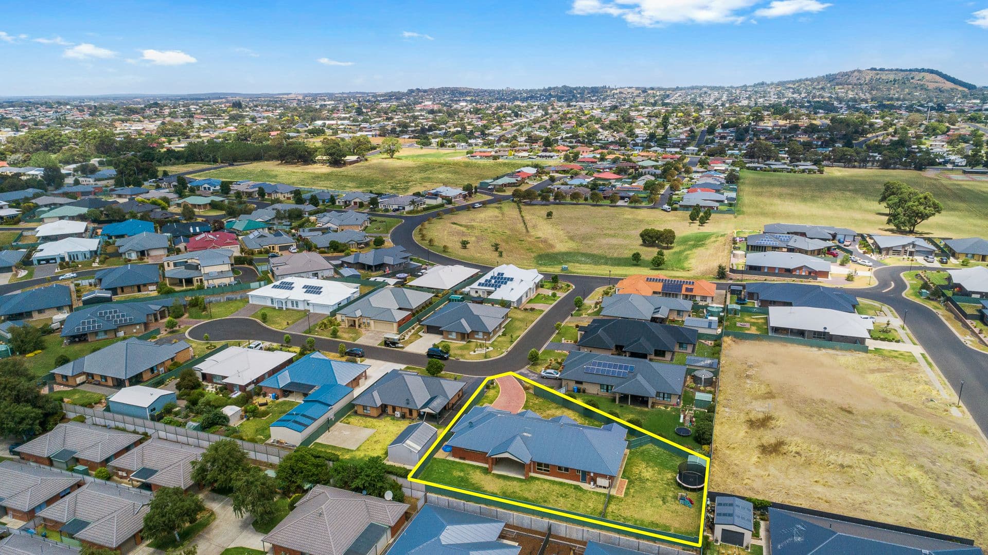 9 Stuart Court, Mount Gambier SA 5290, Mount Gambier - Thumbnail 2