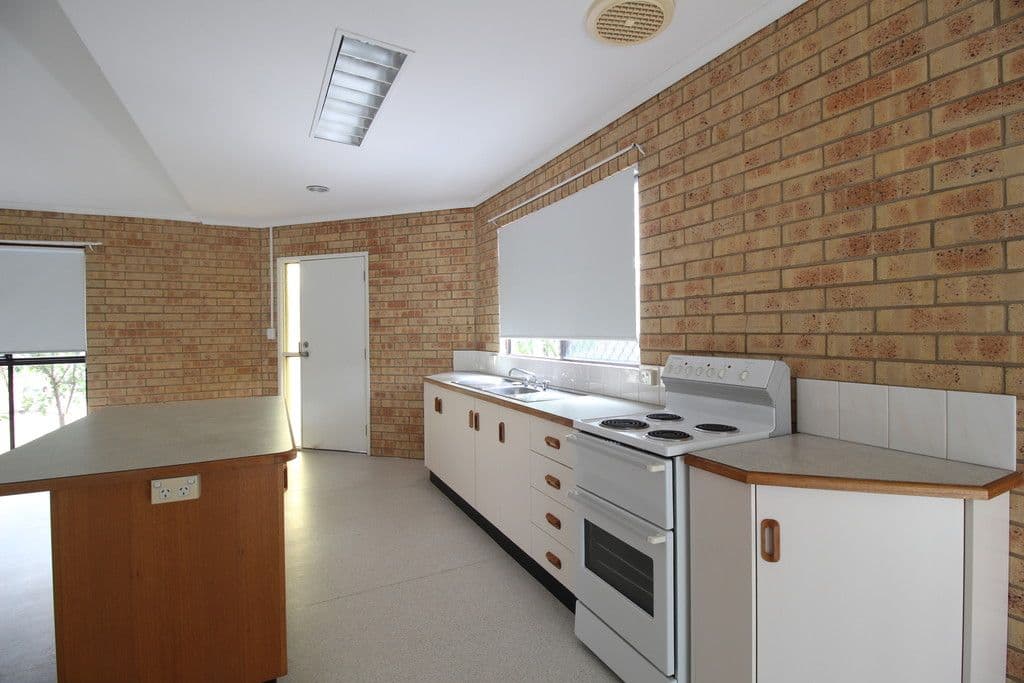14 Alamein Drive, Emerald QLD 4720, Emerald - Thumbnail 3