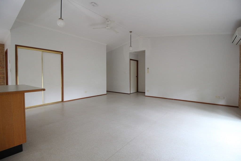 14 Alamein Drive, Emerald QLD 4720, Emerald - Thumbnail 5