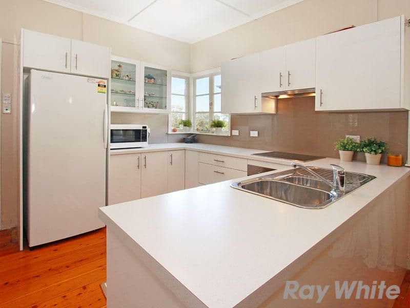 31 Maple Street, WAVELL HEIGHTS QLD 4012, Wavell Heights - Thumbnail 3