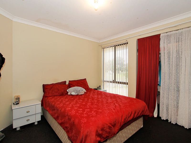 202 Illawarra Crescent, BALLAJURA WA 6066, Ballajura - Thumbnail 5