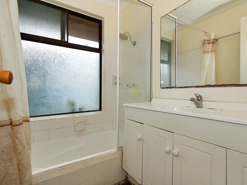 202 Illawarra Crescent, BALLAJURA WA 6066, Ballajura - Thumbnail 6