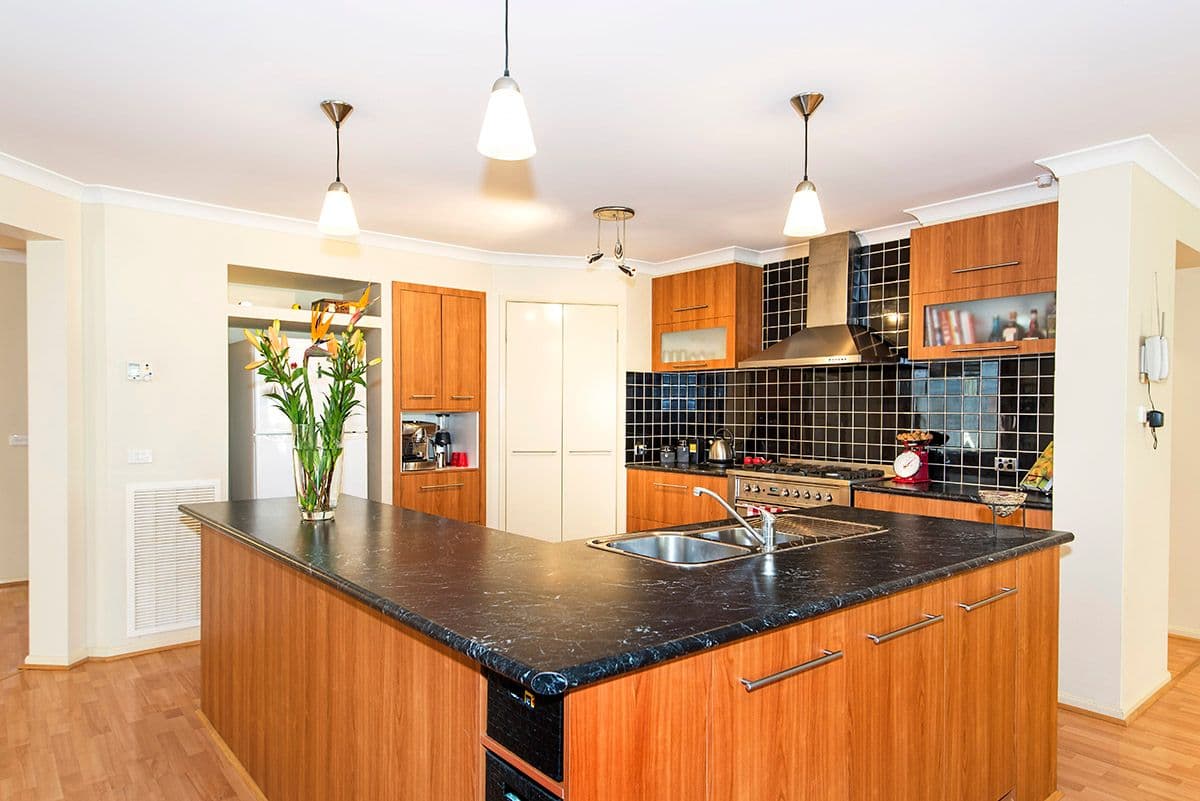 4 Raphael Rise, South Morang VIC 3752, South Morang - Thumbnail 2