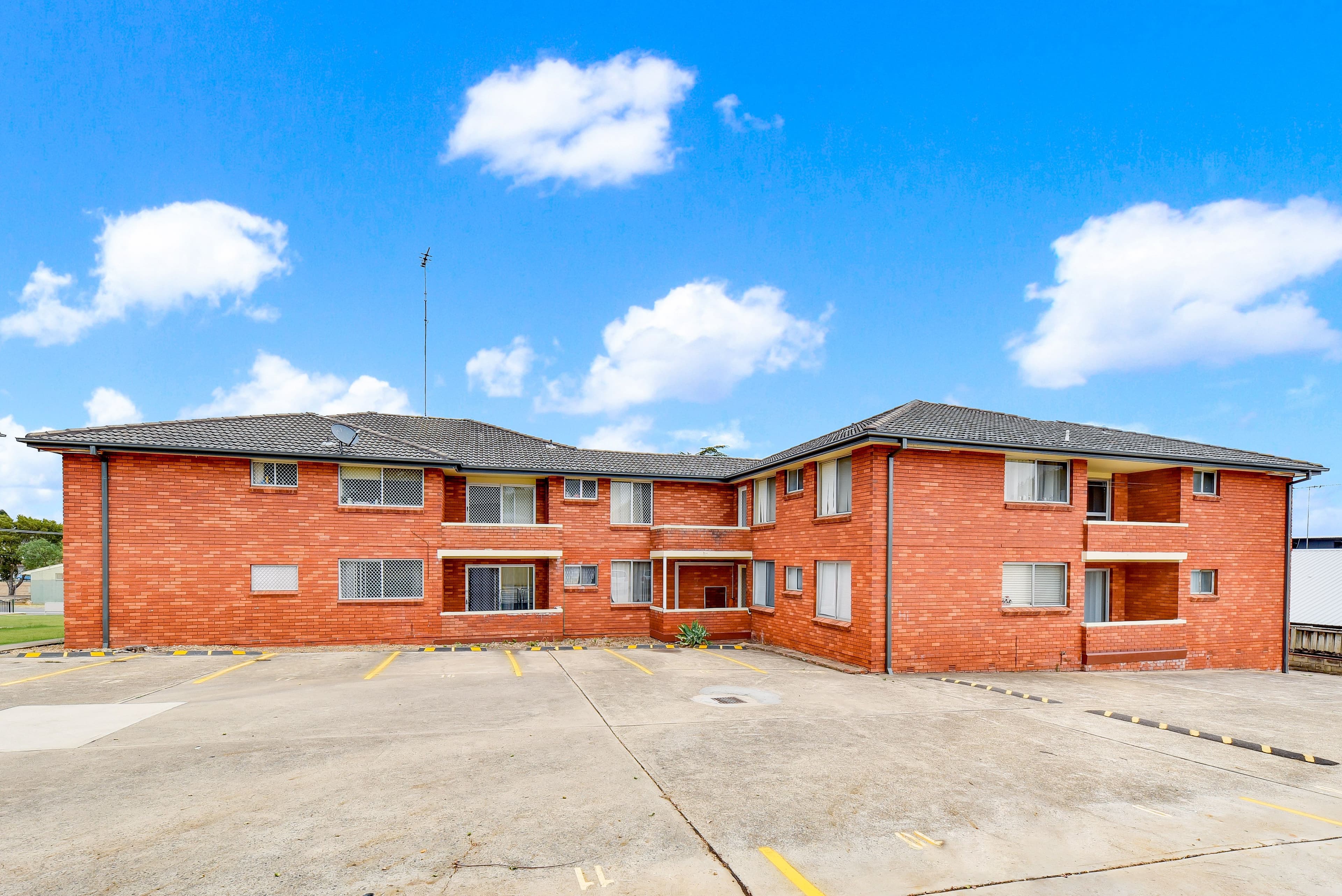 2/98 Dumaresq Street, Campbelltown NSW 2560, Campbelltown - Image 1