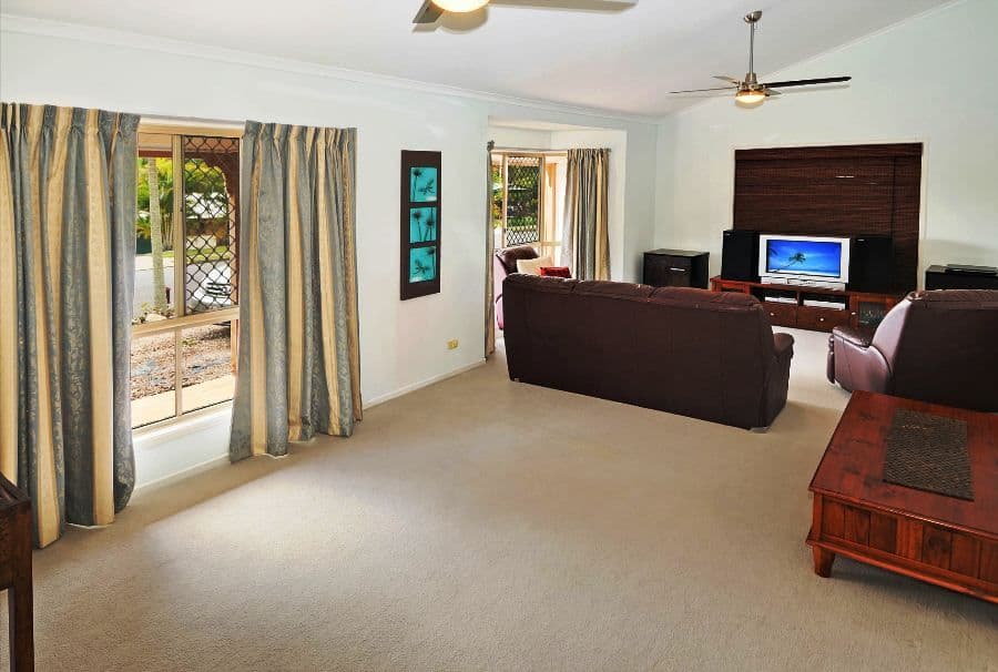 15 Leatherwood Drive, ARANA HILLS QLD 4054, Arana Hills - Thumbnail 2