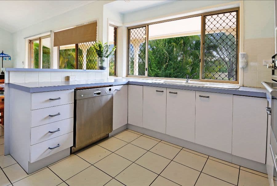 15 Leatherwood Drive, ARANA HILLS QLD 4054, Arana Hills - Thumbnail 5
