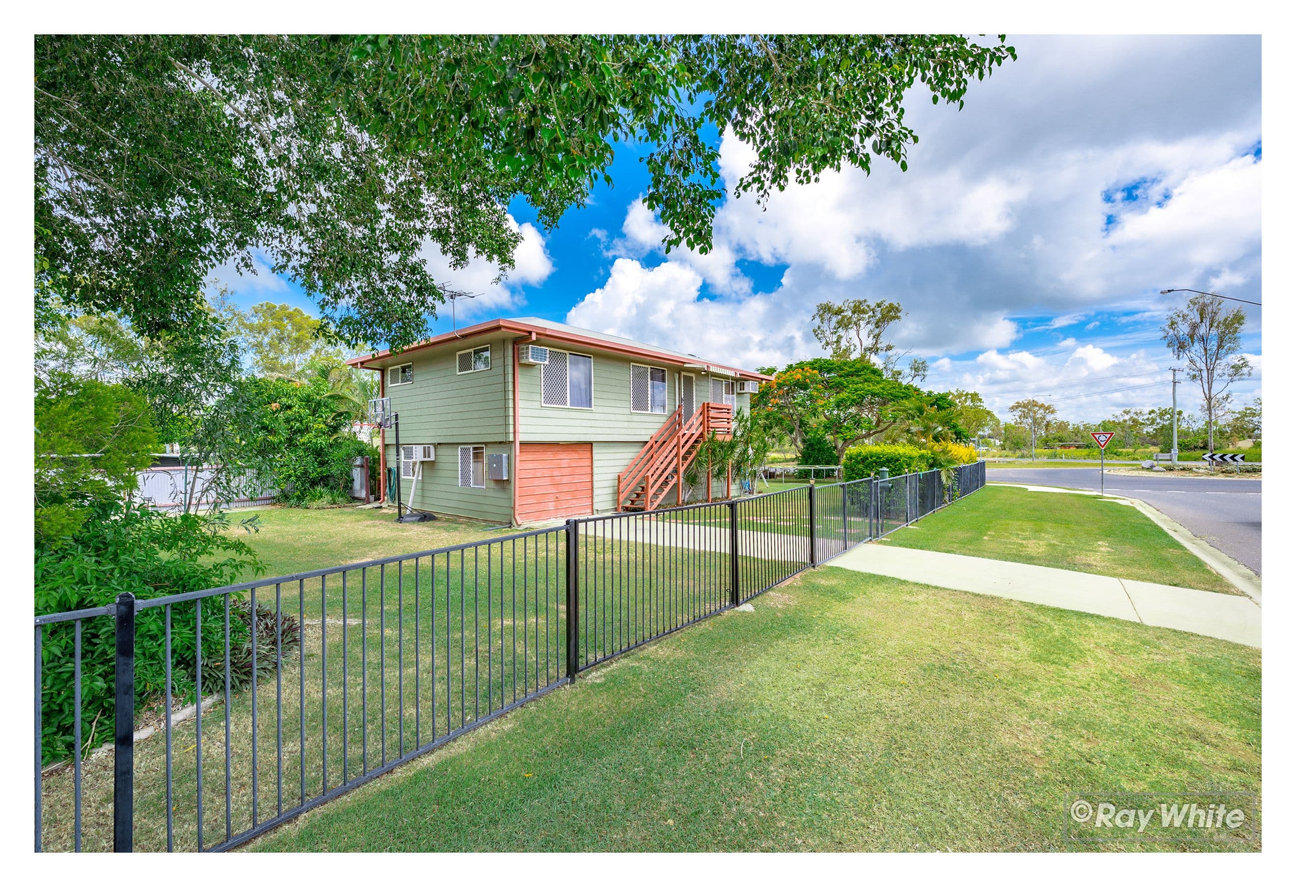 2 Rosewood Avenue, Gracemere QLD 4702, Gracemere - Thumbnail 2
