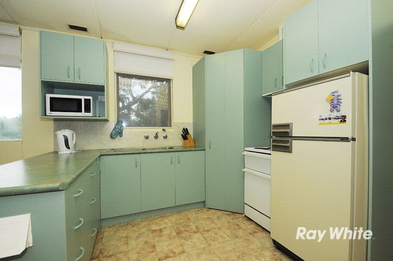 11 Irene Parade, CANNONS CREEK VIC 3977, Cannons Creek - Thumbnail 4