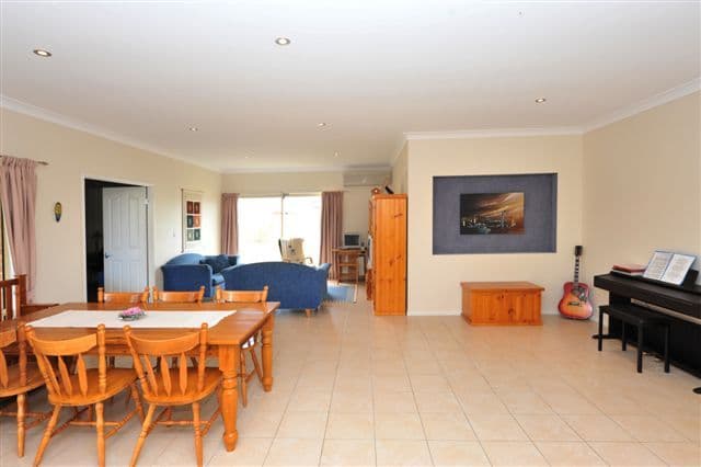 7 Sommariva Street, WESTBROOK QLD 4350, Westbrook - Thumbnail 4