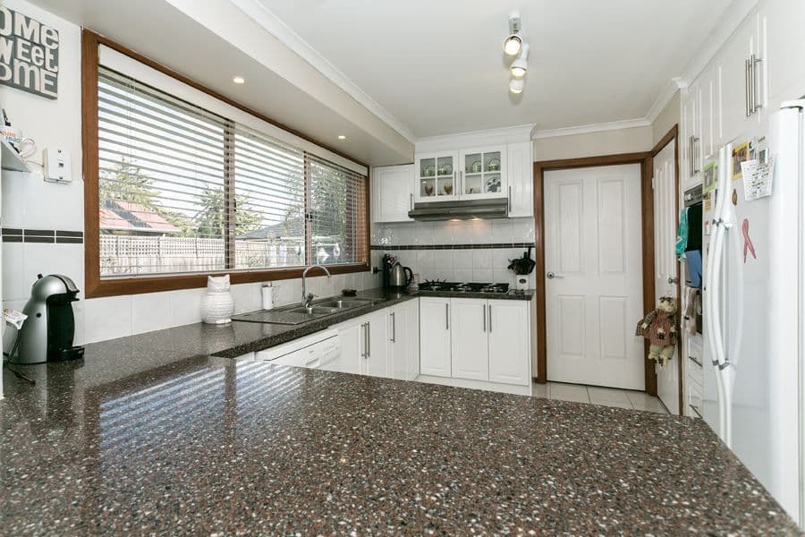 11 Pascoe Court, MELTON WEST VIC 3337, Melton West - Thumbnail 2