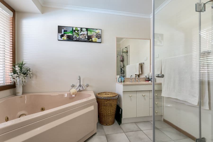 11 Pascoe Court, MELTON WEST VIC 3337, Melton West - Thumbnail 8