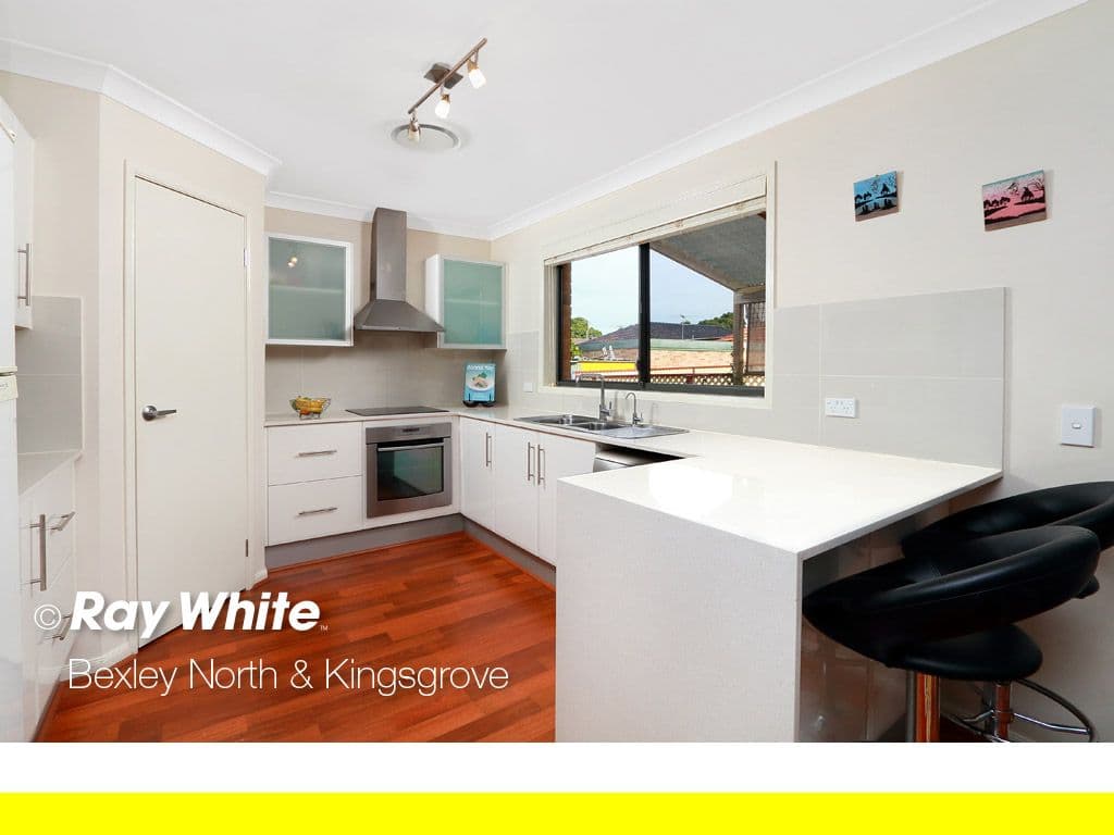 11 Sandra Crescent, Roselands - Thumbnail 2