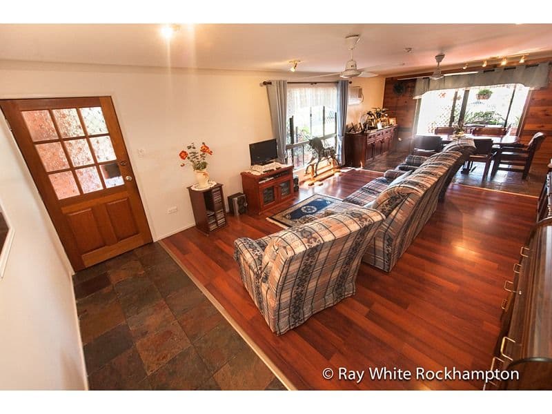 8 Mackinlay Street, NORMAN GARDENS QLD 4701, Norman Gardens - Thumbnail 2