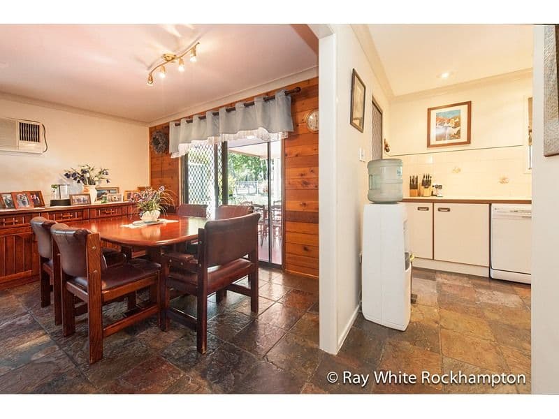 8 Mackinlay Street, NORMAN GARDENS QLD 4701, Norman Gardens - Thumbnail 4