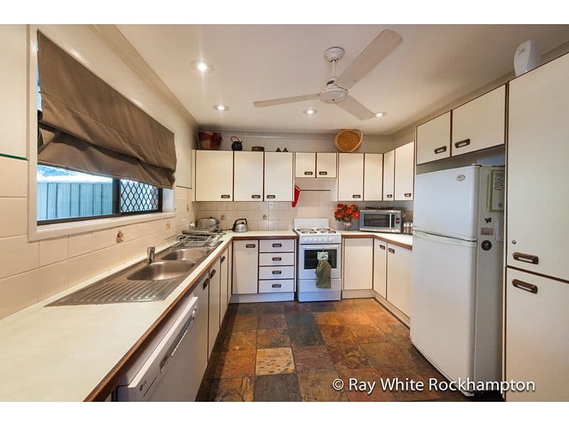 8 Mackinlay Street, NORMAN GARDENS QLD 4701, Norman Gardens - Thumbnail 5