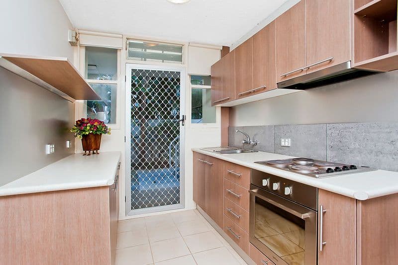 4 'Warrego Lodge' 22 Mary Avenue, BROADBEACH QLD 4218, Broadbeach - Thumbnail 2