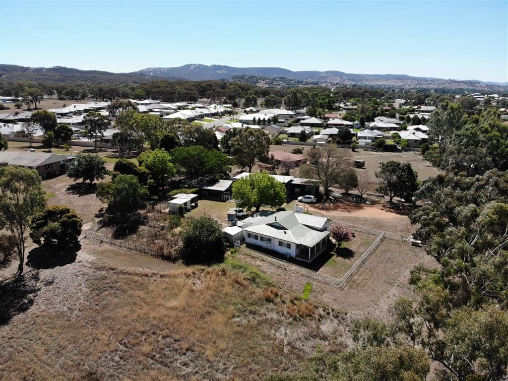 137 Blowering Road, Tumut - Thumbnail 3