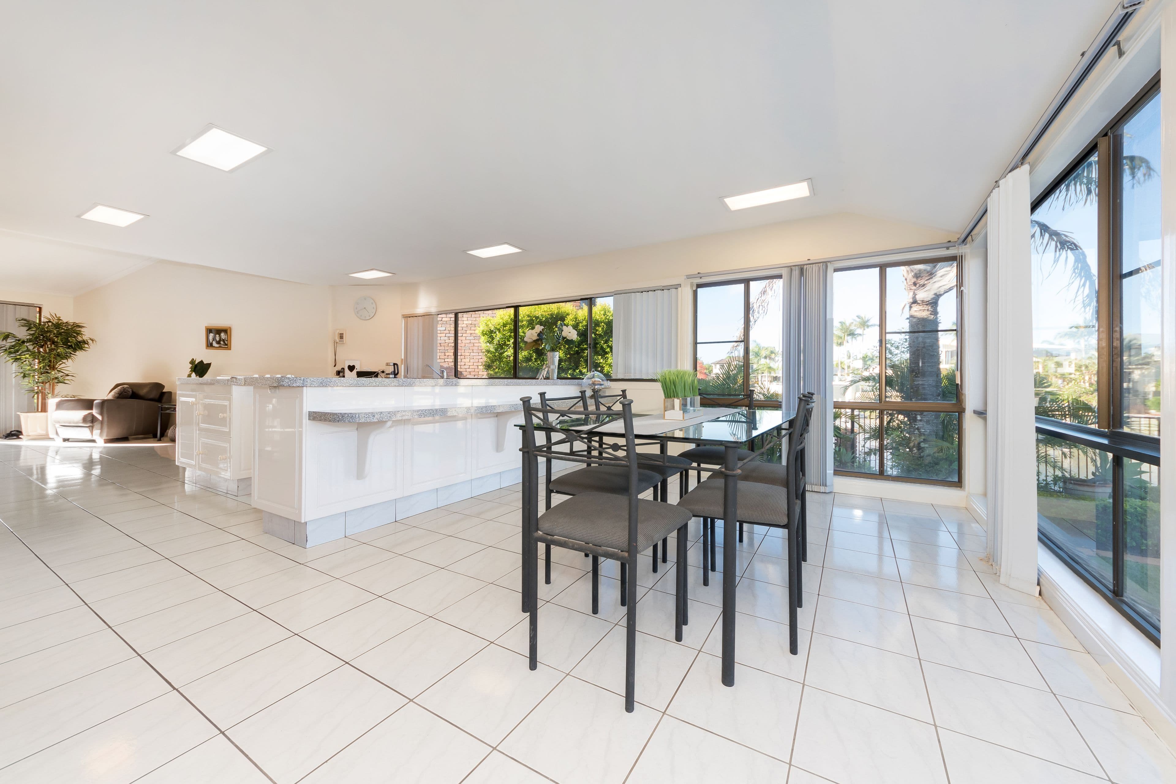 2 Donegal Crescent, Sorrento QLD 4217, Sorrento - Thumbnail 5