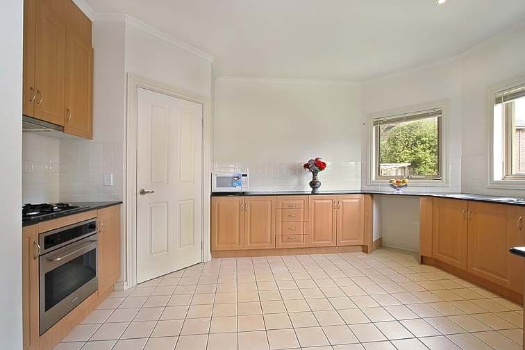 15  Montvale Mews, MOUNT WAVERLEY VIC 3149, Mount Waverley - Thumbnail 3