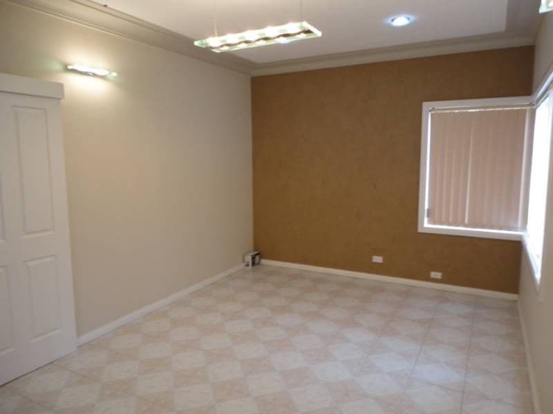 16 Rosemont Avenue, SMITHFIELD NSW 2164, Smithfield - Thumbnail 4