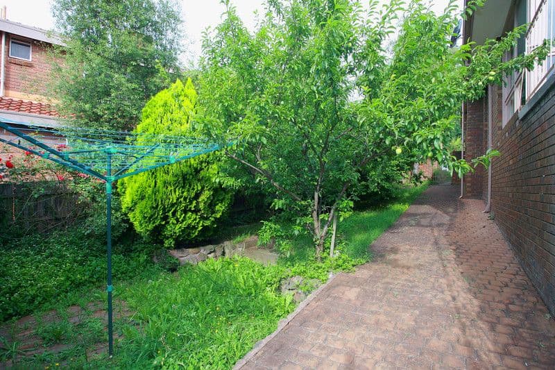 2 Huntingfield Drive, DONCASTER EAST VIC 3109, Doncaster East - Thumbnail 4