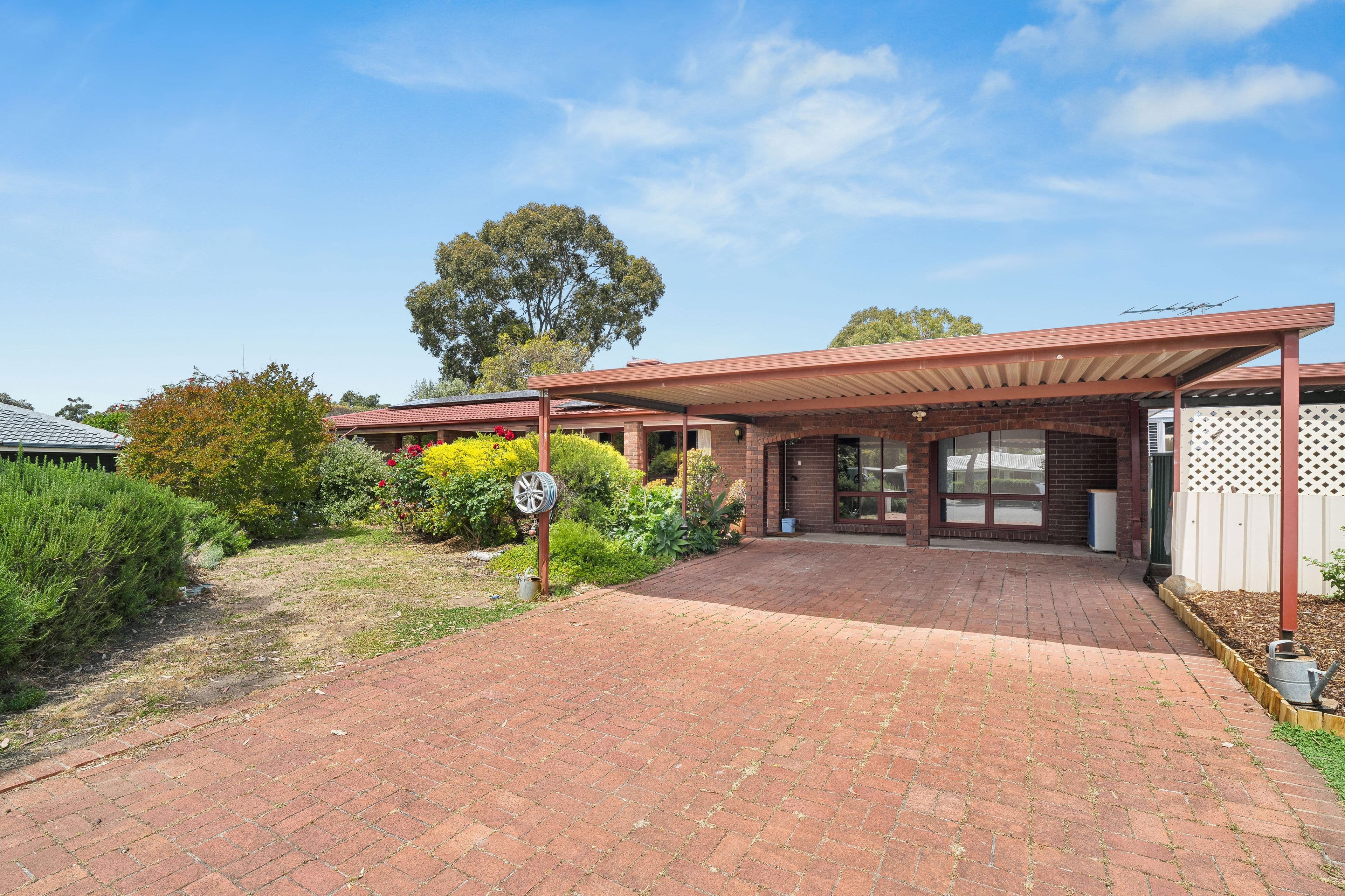 12 Anne Court, Happy Valley SA 5159, Happy Valley - Thumbnail 2