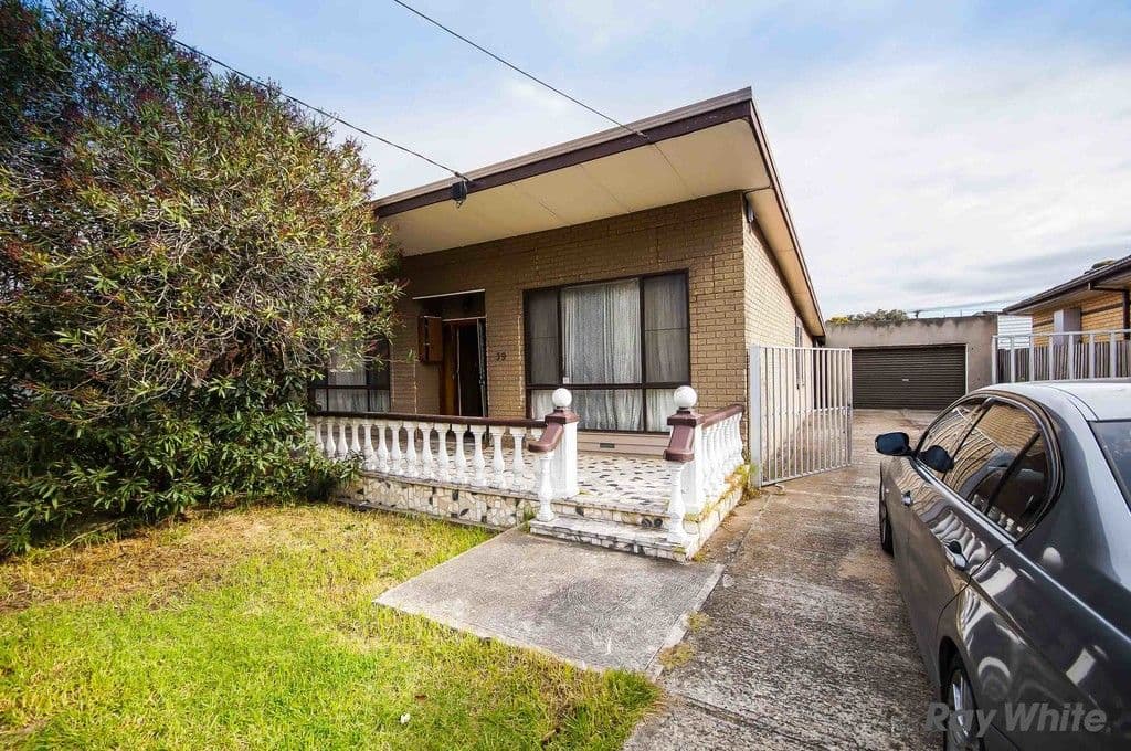 39 COLLINS Street, St Albans VIC 3021, St Albans - Thumbnail 3