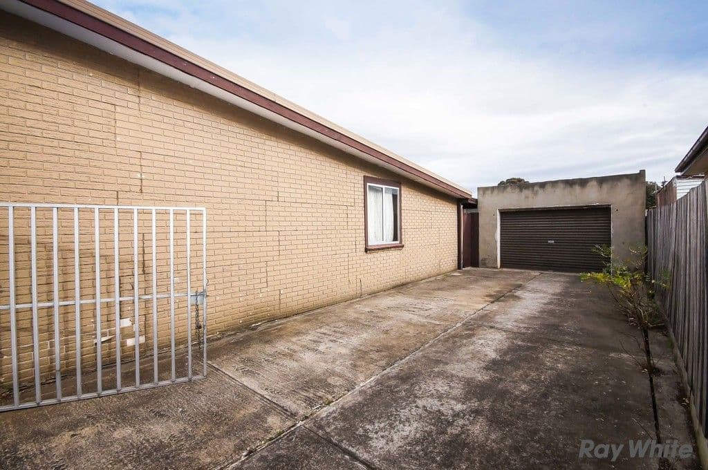 39 COLLINS Street, St Albans VIC 3021, St Albans - Thumbnail 4